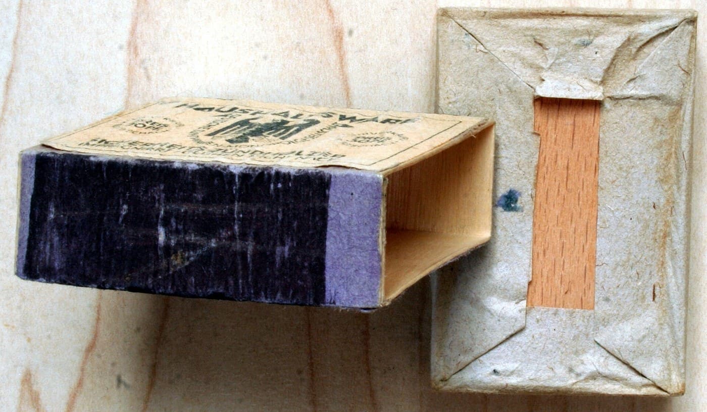 Matchbox: Card Drawer, Sleeve and Striking Strip