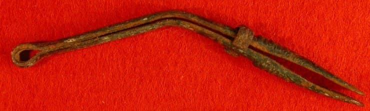 Fine-Tip Tweezers: One Steel Strip Bent and Spring-Tempered