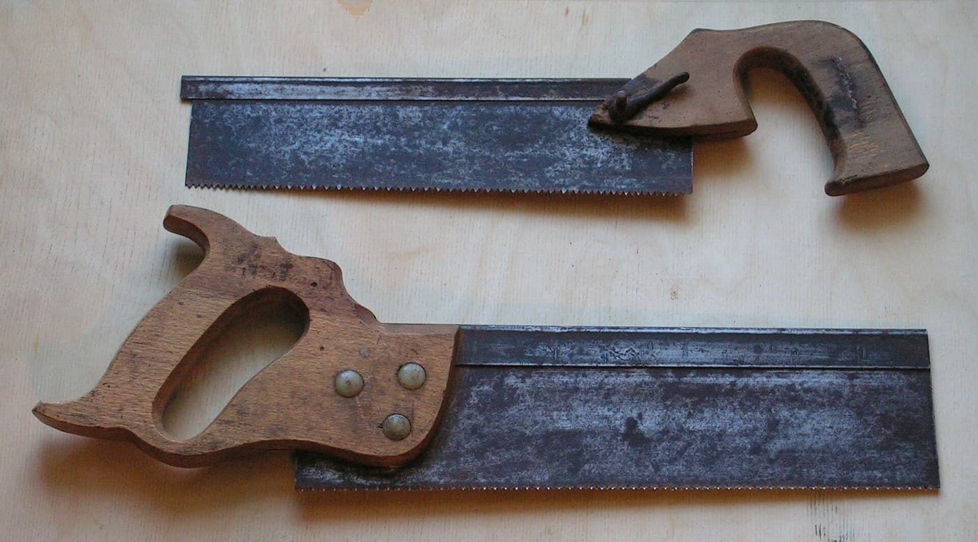 Tenon Saw: Thin Plate Stiffened with a Folded Brass Back
