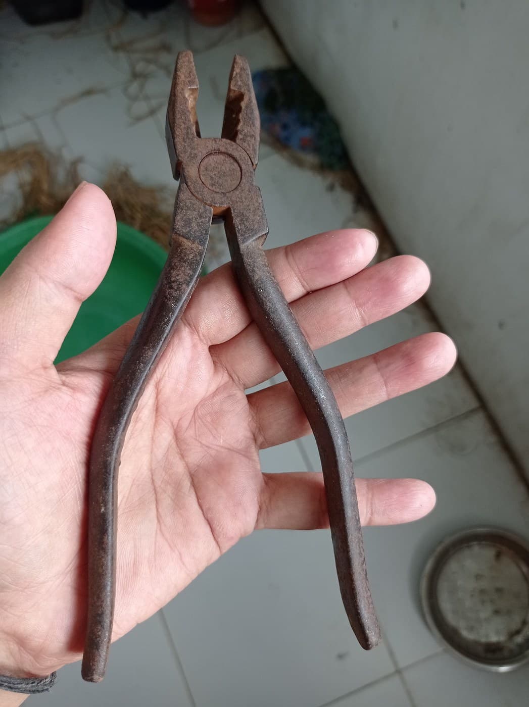 Combination Pliers Forged: Ridged Jaws, Pipe Grip and Side Cutters