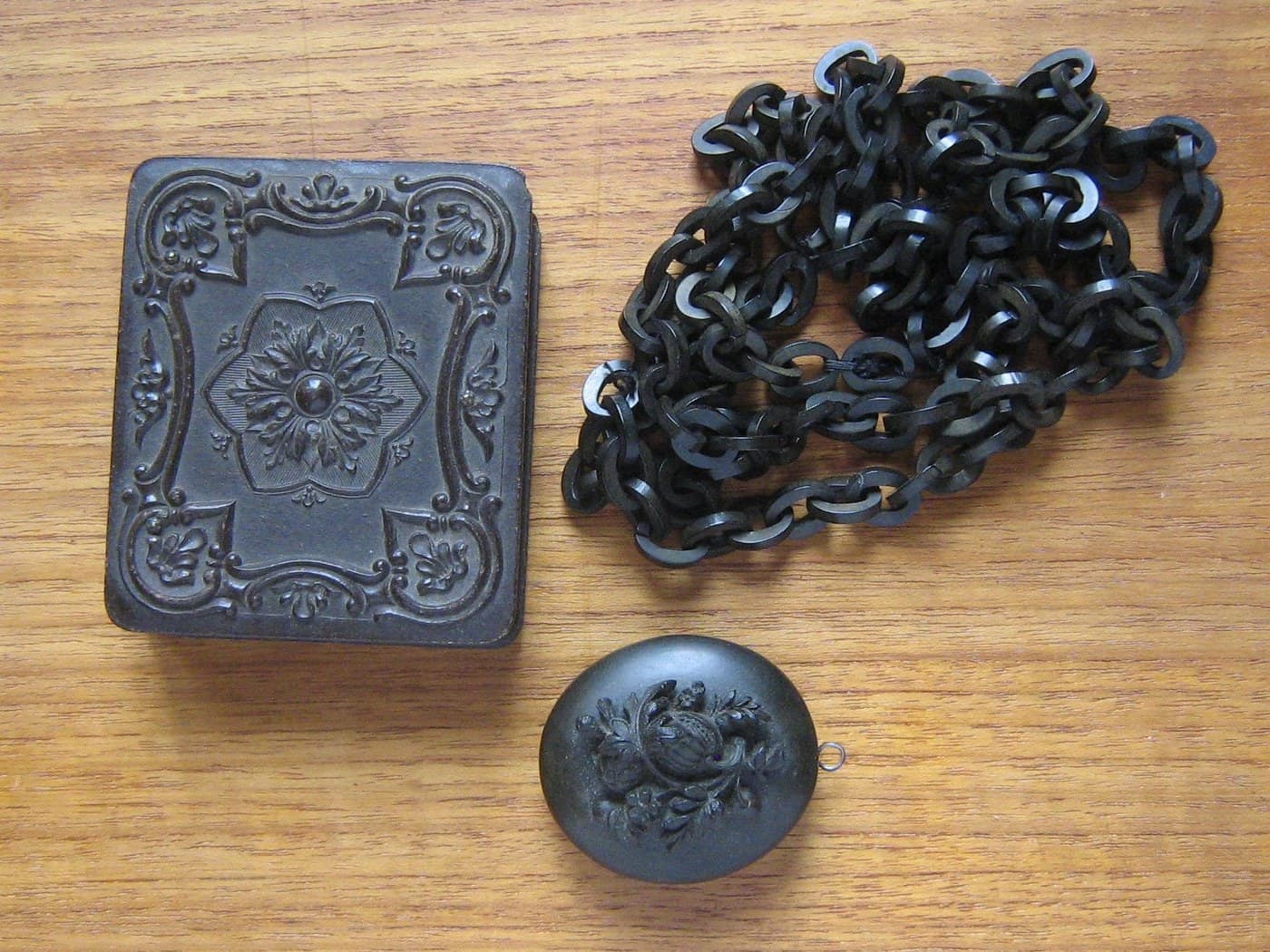 Ebonite (Hard Rubber)