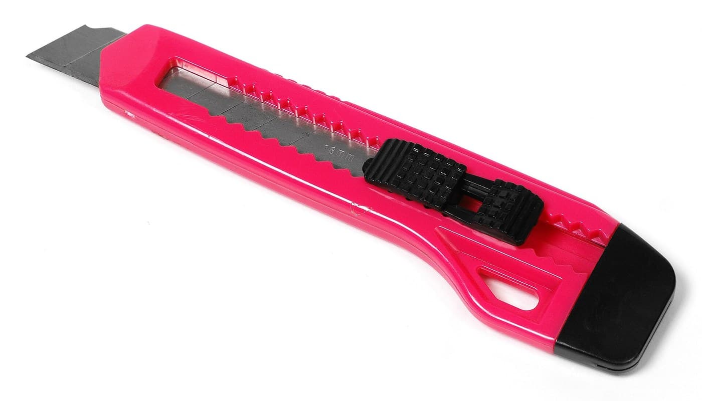 Utility Knife: Strip-Made Blades and a Moulded Handle
