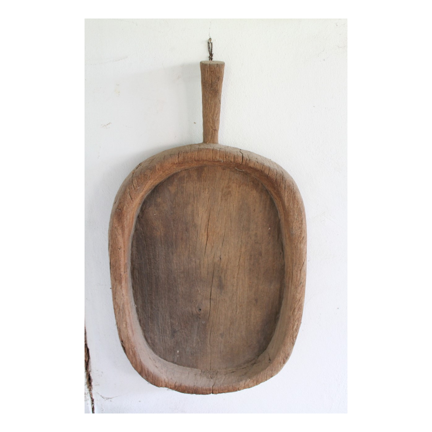 โบม (bom) — a Wooden Tray Hollowed 2-3 Inches Deep, with a Handle, for Airing Steamed Sticky Rice