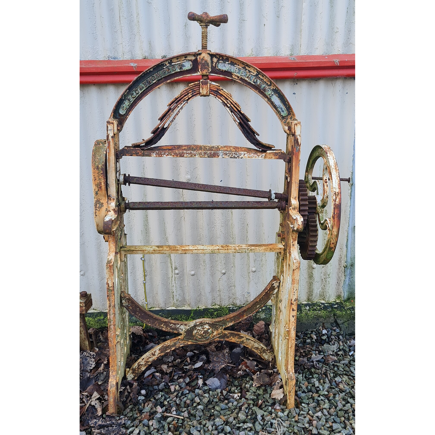 The Clothes Wringer: Two Rollers and a Spring
